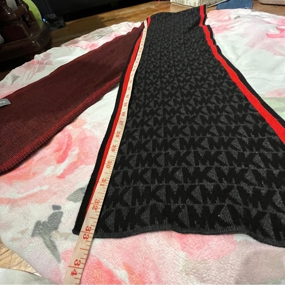 Micheal Kors long light weight black red and gray scarf - Picture 7 of 8